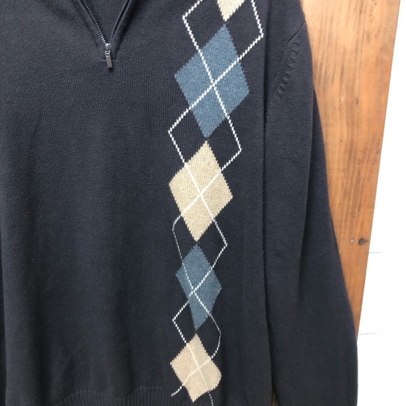 Men’s size extra large black arrow argyle sweater - Picture 4 of 6